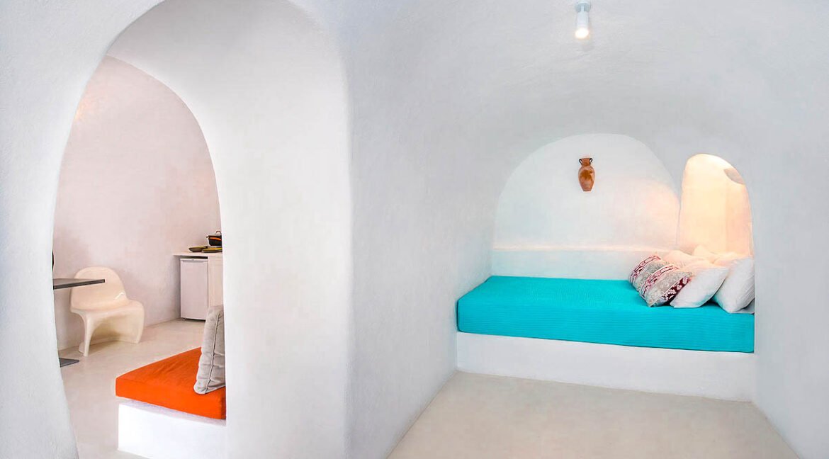 Cave Houses in Santorini Finikia Oia . Santorini Property 16