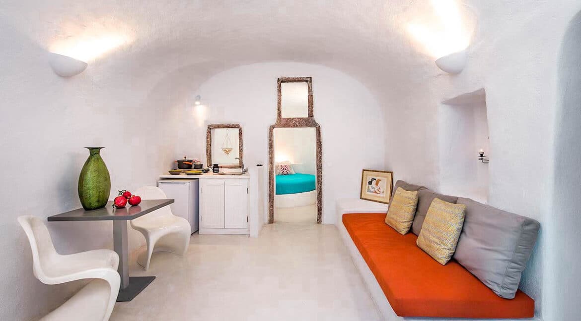 Cave Houses in Santorini Finikia Oia . Santorini Property 19