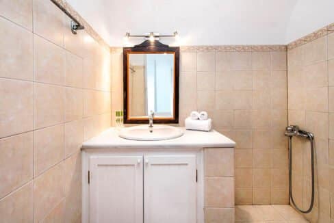 Cave Houses in Santorini Finikia Oia . Santorini Property 2