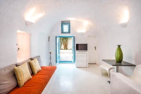 Cave Houses in Santorini Finikia Oia . Santorini Property 20