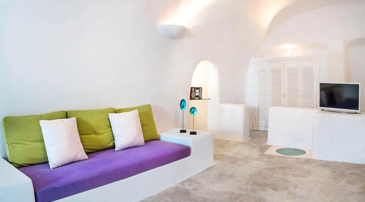 Cave Houses in Santorini Finikia Oia . Santorini Property 5