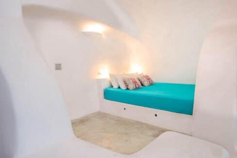 Cave Houses in Santorini Finikia Oia . Santorini Property 6