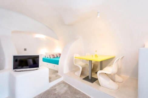 Cave Houses in Santorini Finikia Oia . Santorini Property 7