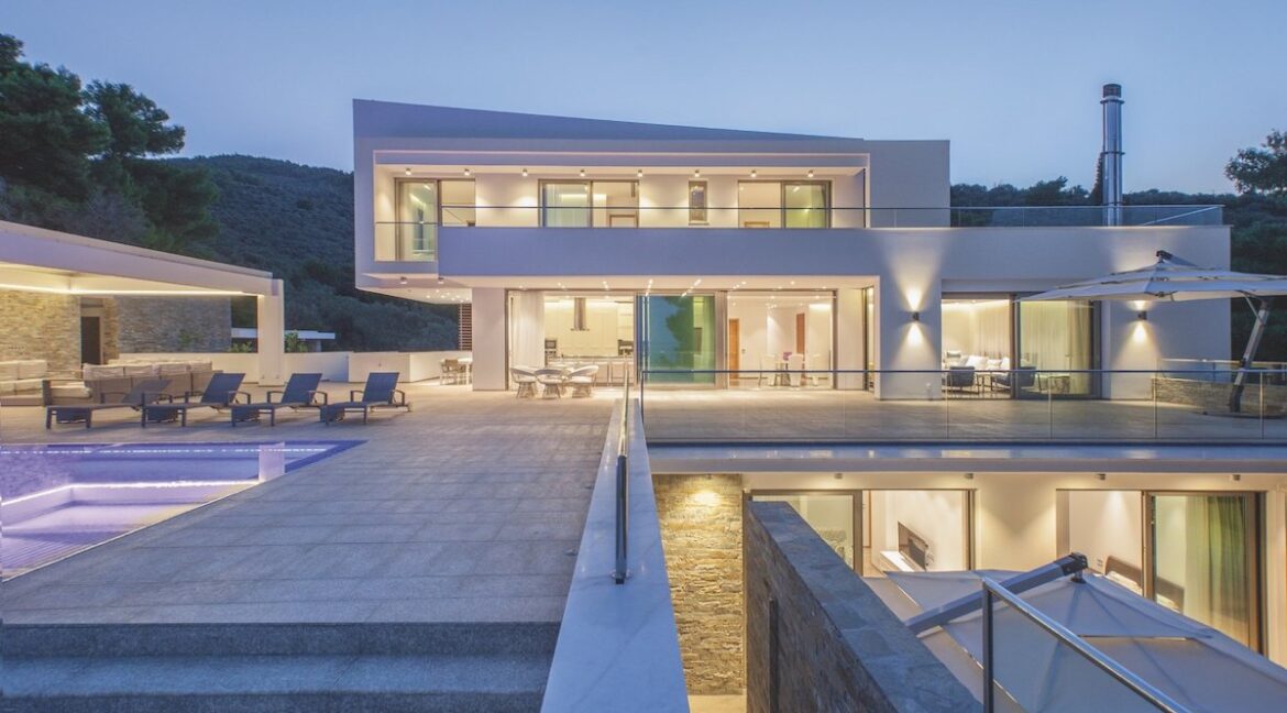 Luxury Seafront Property in Skiathos Greece. Hyperlux Seafront Villa in Greece 15