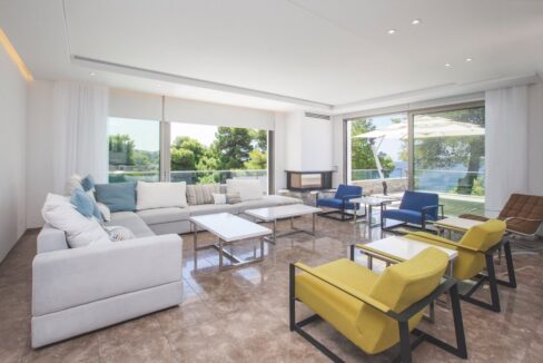 Luxury Seafront Property in Skiathos Greece. Hyperlux Seafront Villa in Greece 9