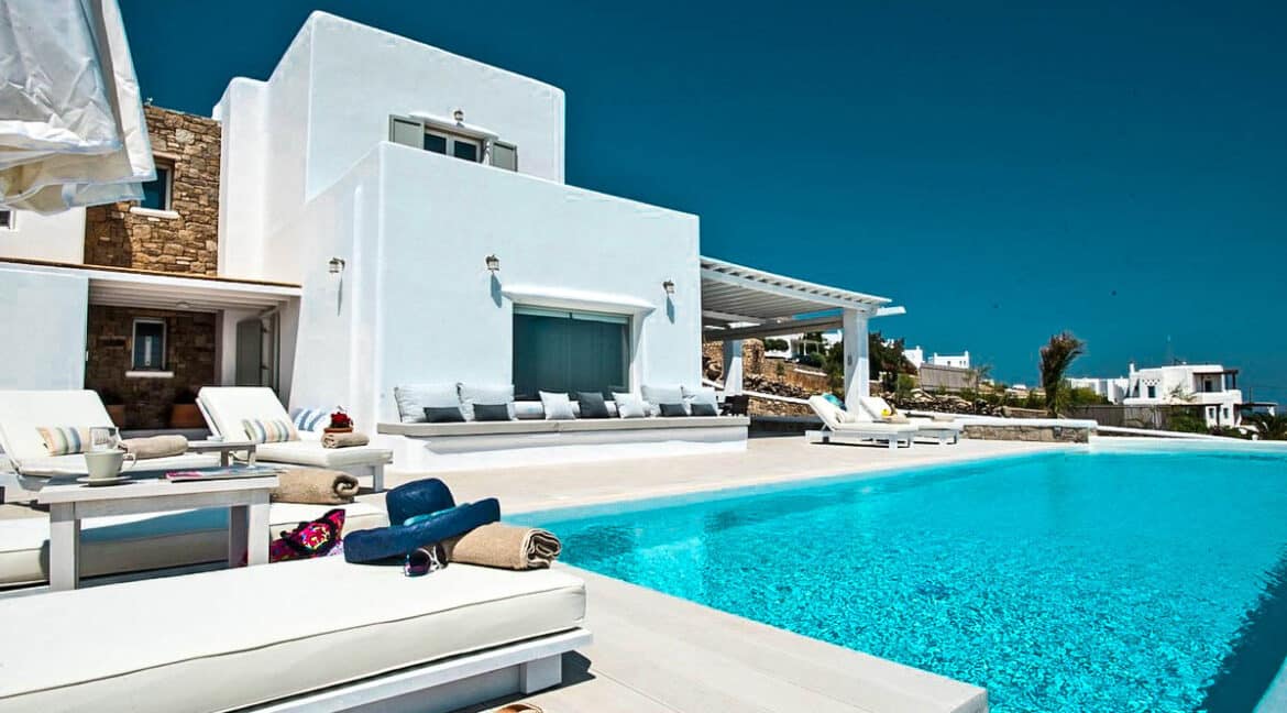 Villa near Chora Mykonos, Villa in Tourlos Mykonos for Sale 1