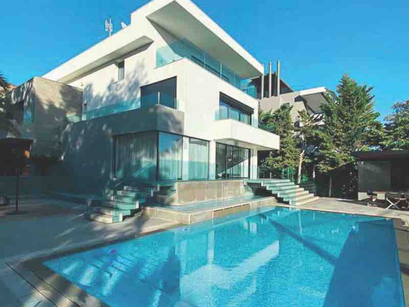 Luxury Villa for Sale in Vouliagmeni Athens
