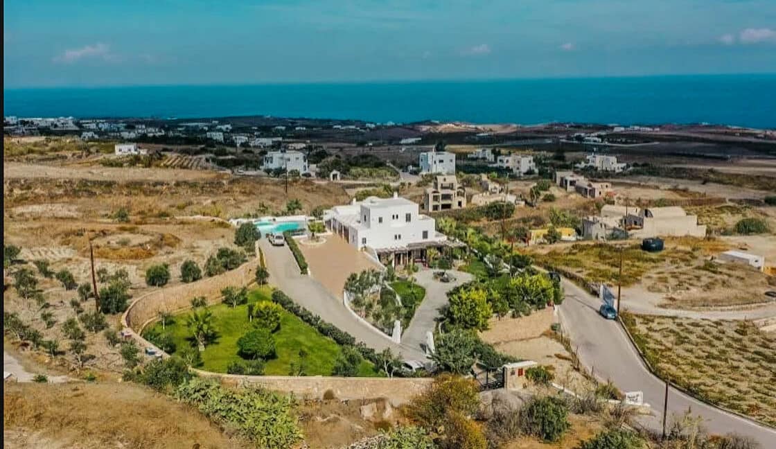 Luxury villa in Santorini for Sale 1
