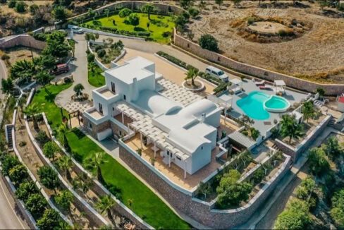 Luxury villa in Santorini for Sale 3