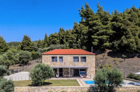 Beautiful villa Sithonia Halkidiki. Hill top Villa Halkidiki Greece for sale