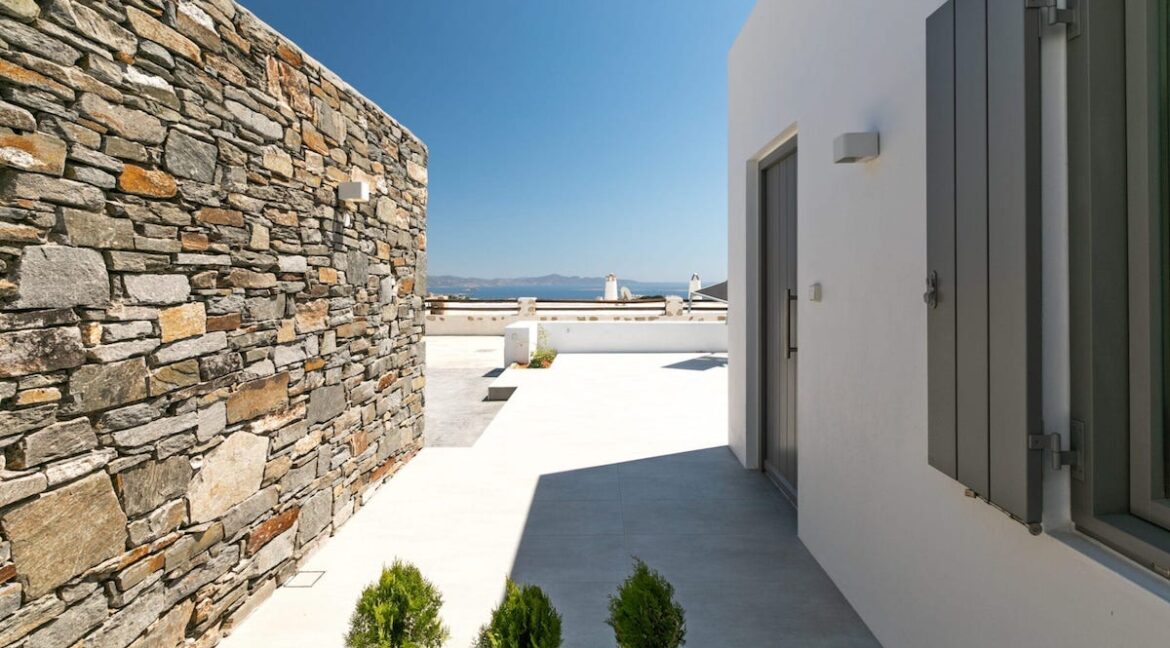 House with Pool in Paros Greece for sale. Properties Paros Greece 27