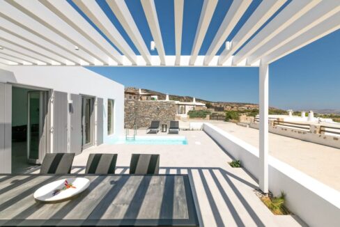 House with Pool in Paros Greece for sale. Properties Paros Greece 4