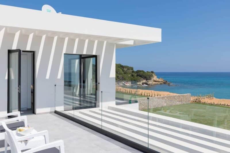 Villa en bord de mer à vendre à Halikounas, Corfou, Grèce. in 39.454022680559,19.873151919125,14