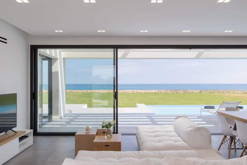 Villa en bord de mer à vendre à Halikounas, Corfou, Grèce. in 39.454022680559,19.873151919125,14