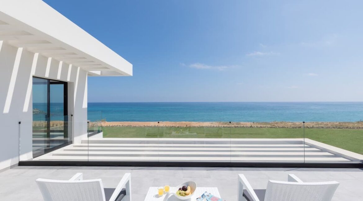 Seafront Villa Corfu Greece for sale. Corfu Luxury Properties for sale 25