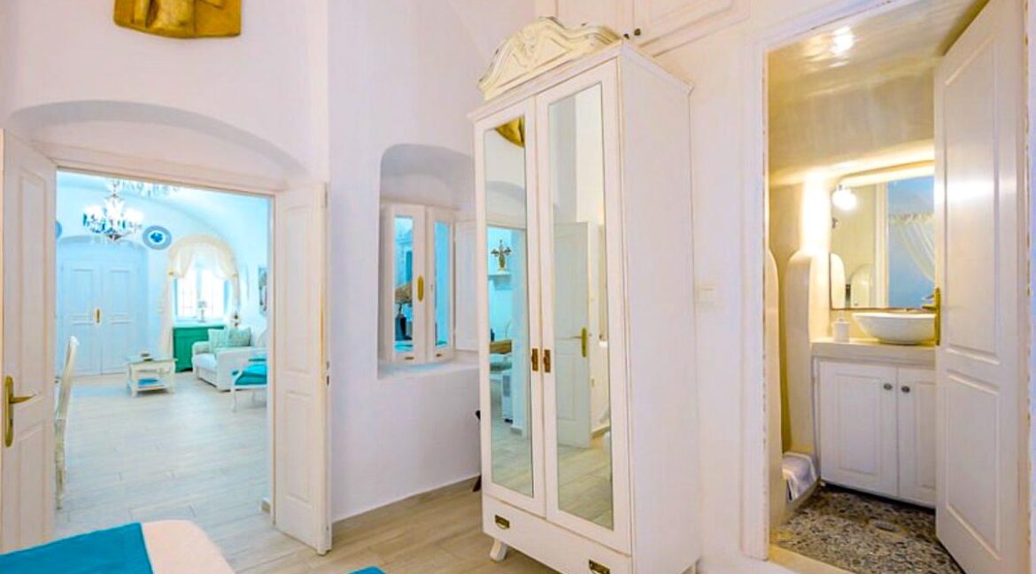 2 Luxury houses for sale in Santorini, Firostefani 4
