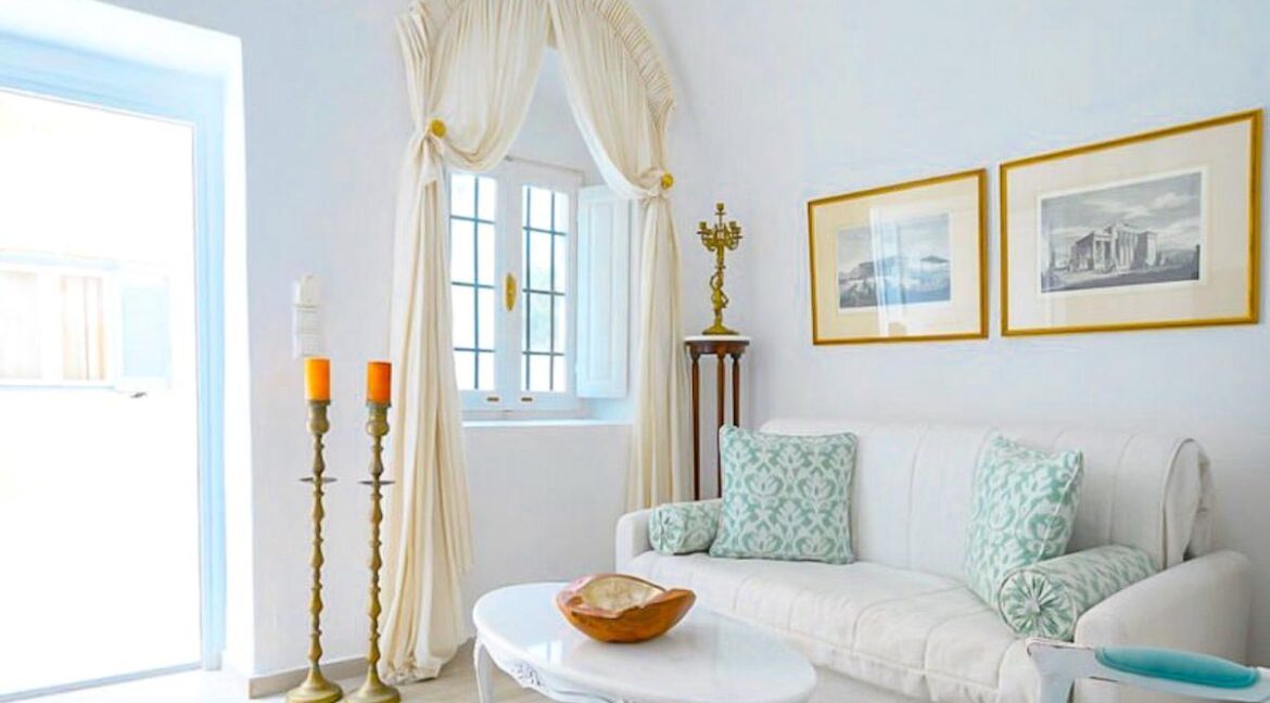 2 Luxury houses for sale in Santorini, Firostefani 9