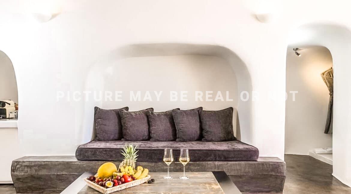 Luxury Caldera Suite Oia Santorini Greece for sale. Santorini Properties 8
