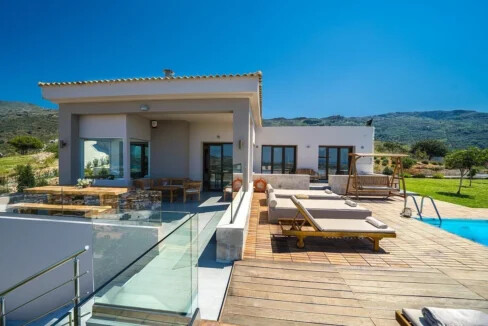 Luxury Villa with a helipad at Chania Crete 17
