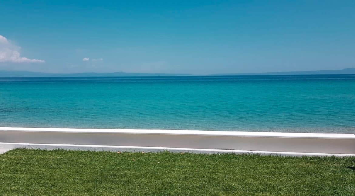 Seafront Villa Kassandra Chalkidiki for sale, Halkidiki Luxury Properties. Buy Villa in Halkidiki Greece. Real Estate Halkidiki Greece 2