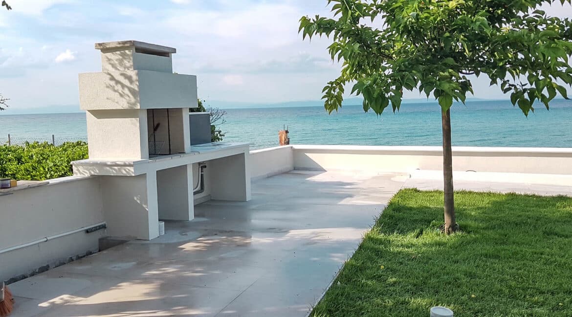 Seafront Villa Kassandra Chalkidiki for sale, Halkidiki Luxury Properties. Buy Villa in Halkidiki Greece. Real Estate Halkidiki Greece 4