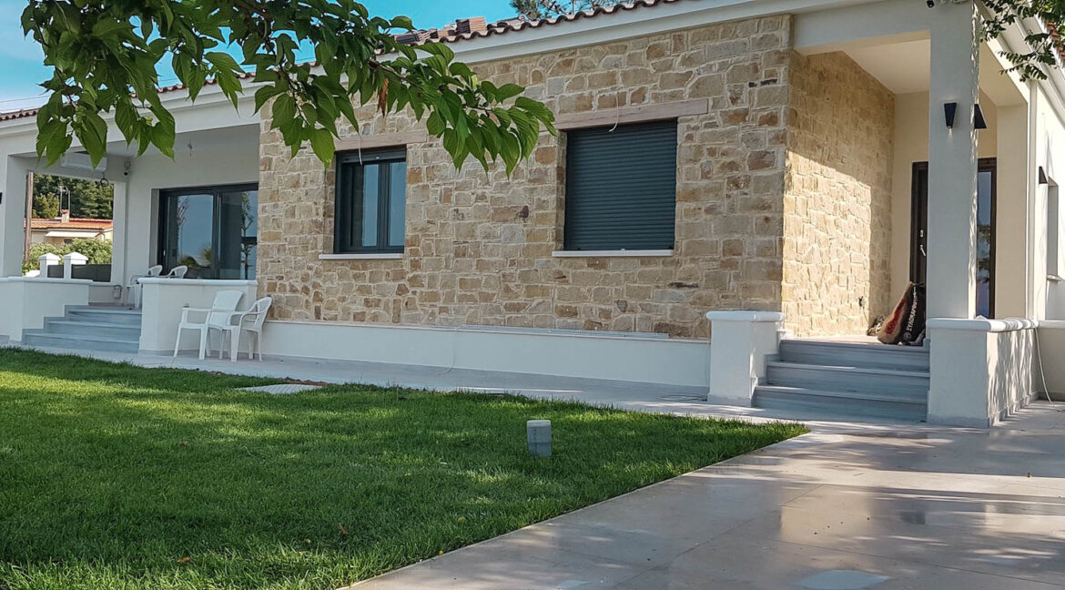Seafront Villa Kassandra Chalkidiki for sale, Halkidiki Luxury Properties. Buy Villa in Halkidiki Greece. Real Estate Halkidiki Greece 5