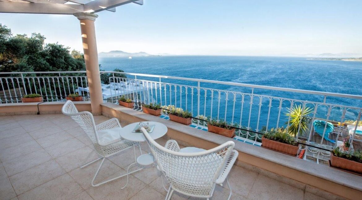 Seafront House in Corfu for sale. Corfu Properties, Corfu Greece Houses for Sale 1