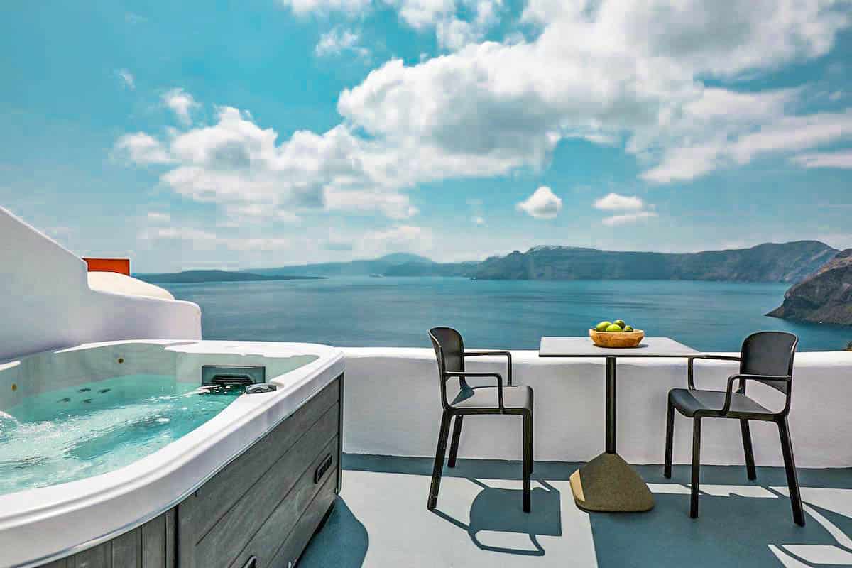 Caldera Cave Suite for Sale Oia Santorini, Santorini Properties. Buy Property in Santorini Island