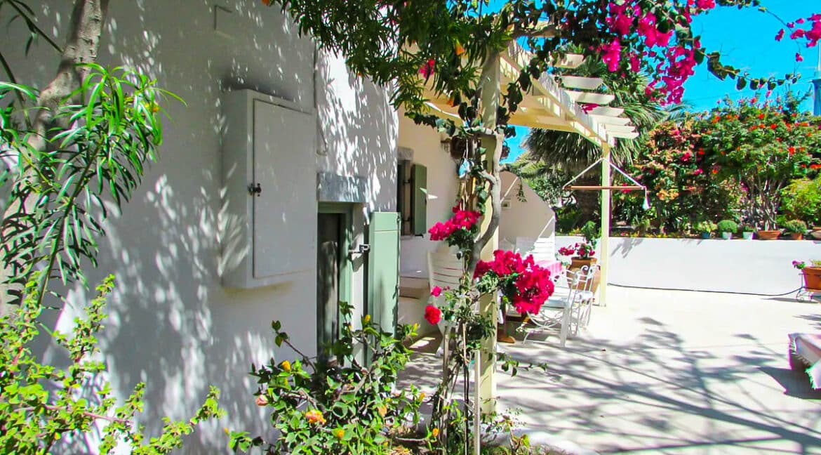 Oia Santorini for sale. Best Properties in Greece 11