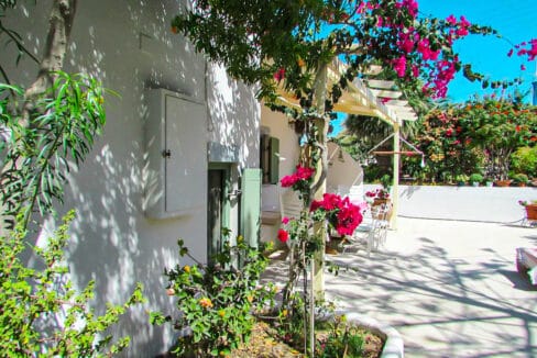 Oia Santorini for sale. Best Properties in Greece 11