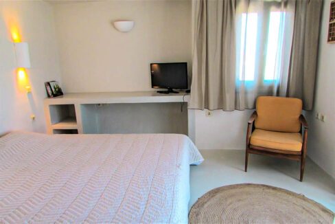 Oia Santorini for sale. Best Properties in Greece 16