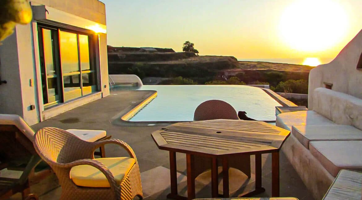 Oia Santorini for sale. Best Properties in Greece 21