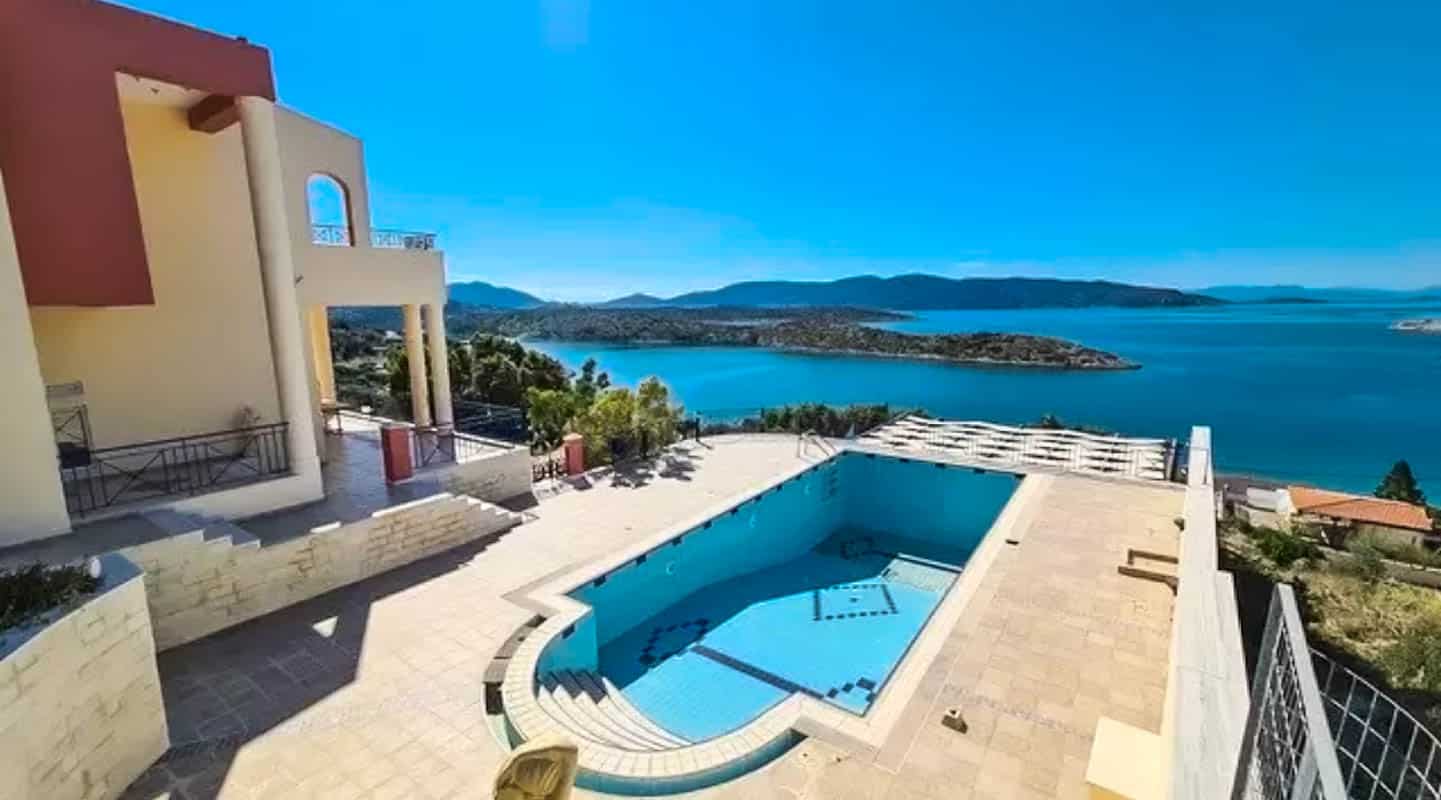 Villa with sea view 1 hour from  Athens, Nea Peramos