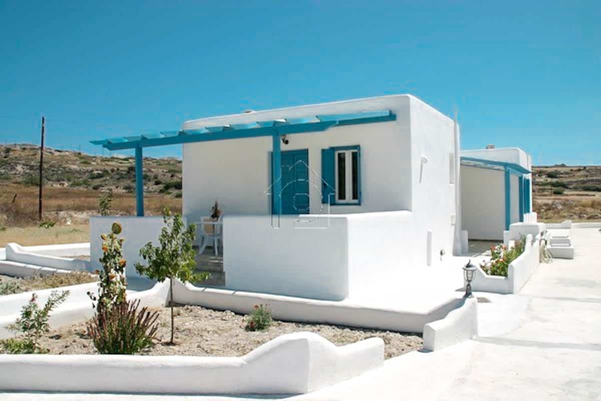 Apartments complex within a land plot of 5000 sq.m Milos island