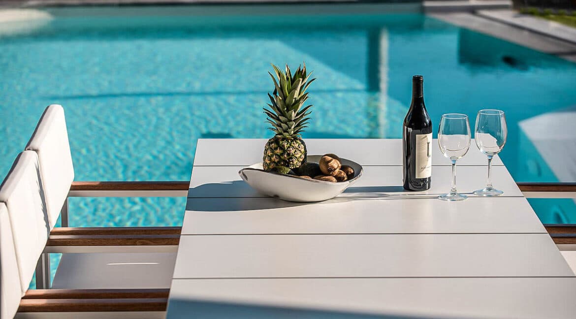 Beachfront Villa for sale in Crete. Seafront Property Heraklio Crete 1