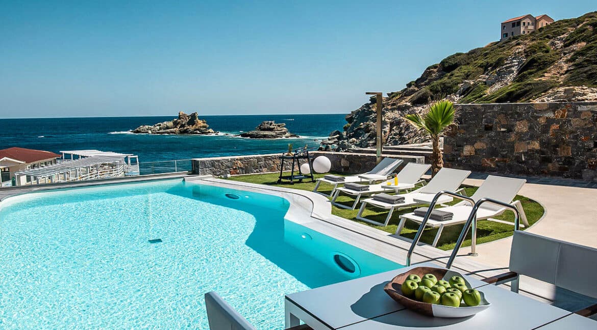Beachfront Villa for sale in Crete. Seafront Property Heraklio Crete 10