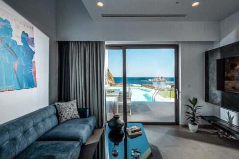 Beachfront Villa for sale in Crete. Seafront Property Heraklio Crete 11