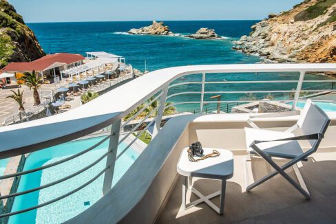 Beachfront Villa for sale in Crete. Seafront Property Heraklio Crete 17