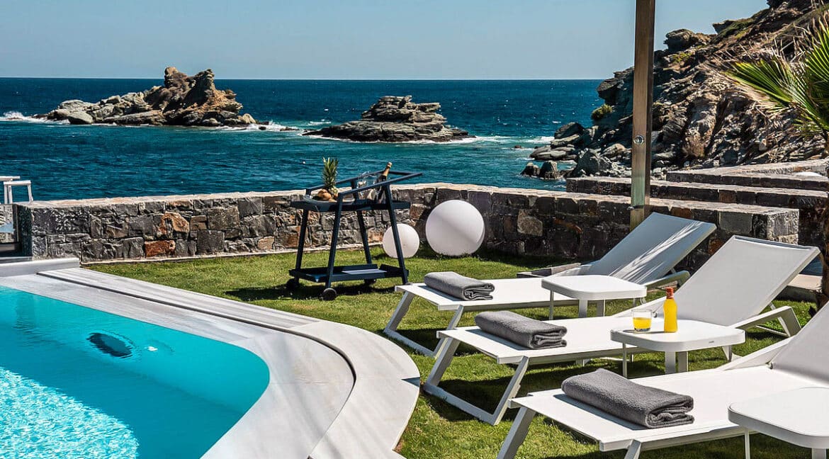 Beachfront Villa for sale in Crete. Seafront Property Heraklio Crete 9