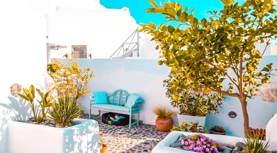 Houses in Megalochori Santorini, Buy House Santorini Greece 17