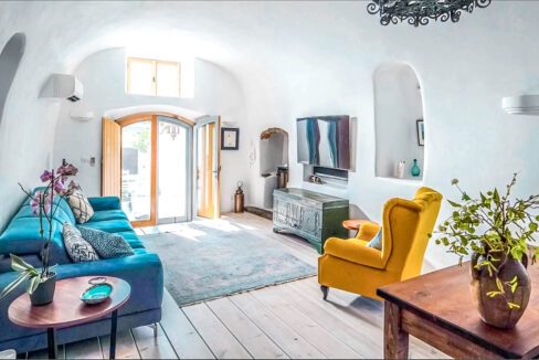 Houses in Megalochori Santorini, Buy House Santorini Greece 9