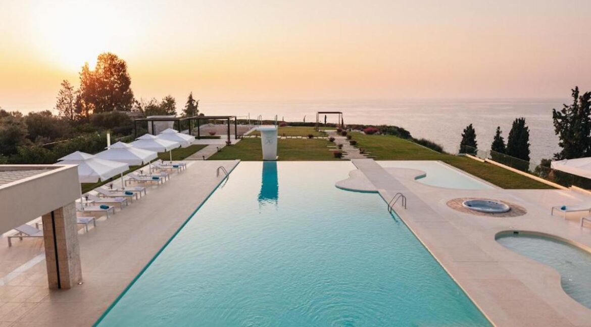 Luxury Seafront Villa Nea Moudania Halkidiki for sale, Luxury Properties Halkidiki Greece 11