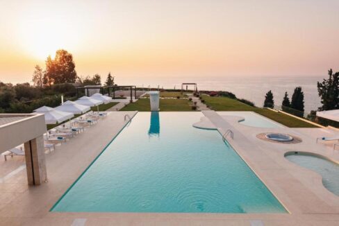 Luxury Seafront Villa Nea Moudania Halkidiki for sale, Luxury Properties Halkidiki Greece 11