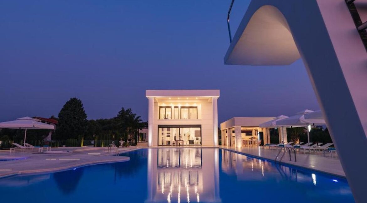 Luxury Seafront Villa Nea Moudania Halkidiki for sale, Luxury Properties Halkidiki Greece 15