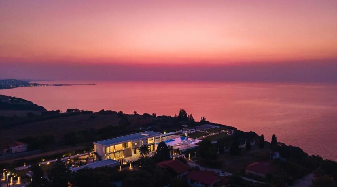 Luxury Seafront Villa Nea Moudania Halkidiki for sale, Luxury Properties Halkidiki Greece 17