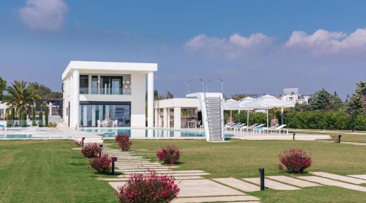 Luxury Seafront Villa Nea Moudania Halkidiki for sale, Luxury Properties Halkidiki Greece 22