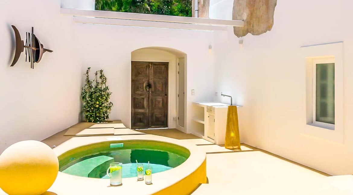 Paros Naoussa for sale, Paros Properties 3