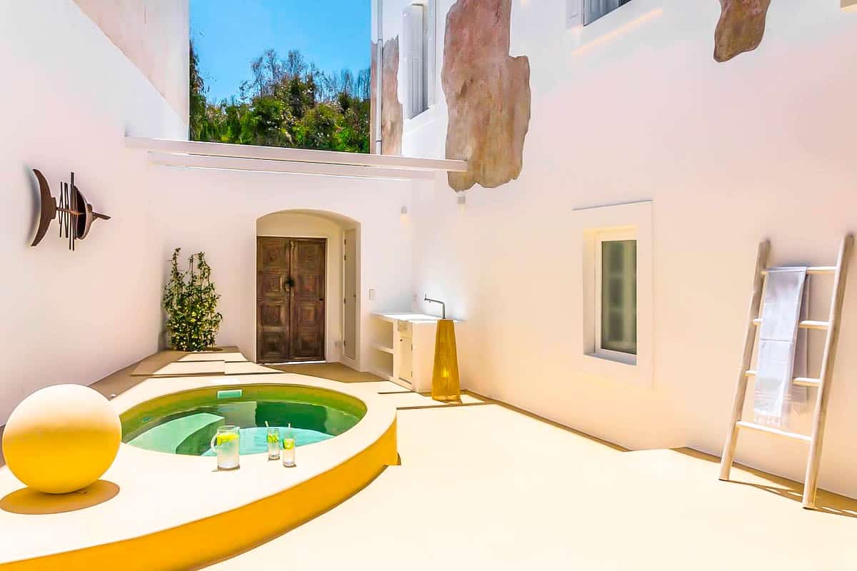 Luxury Apartment in the center of Paros Naoussa for sale
