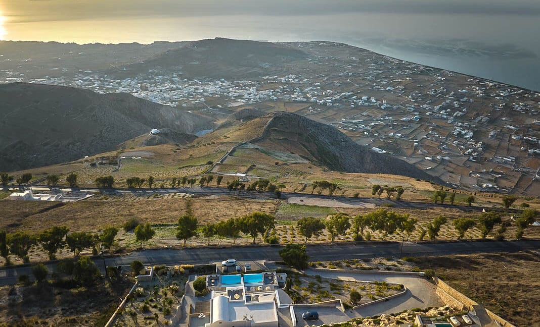 Property of 5 Luxury suites in Santorini Greece for sale, Santorini Villa for Sale, Santorini Property for Sale 3