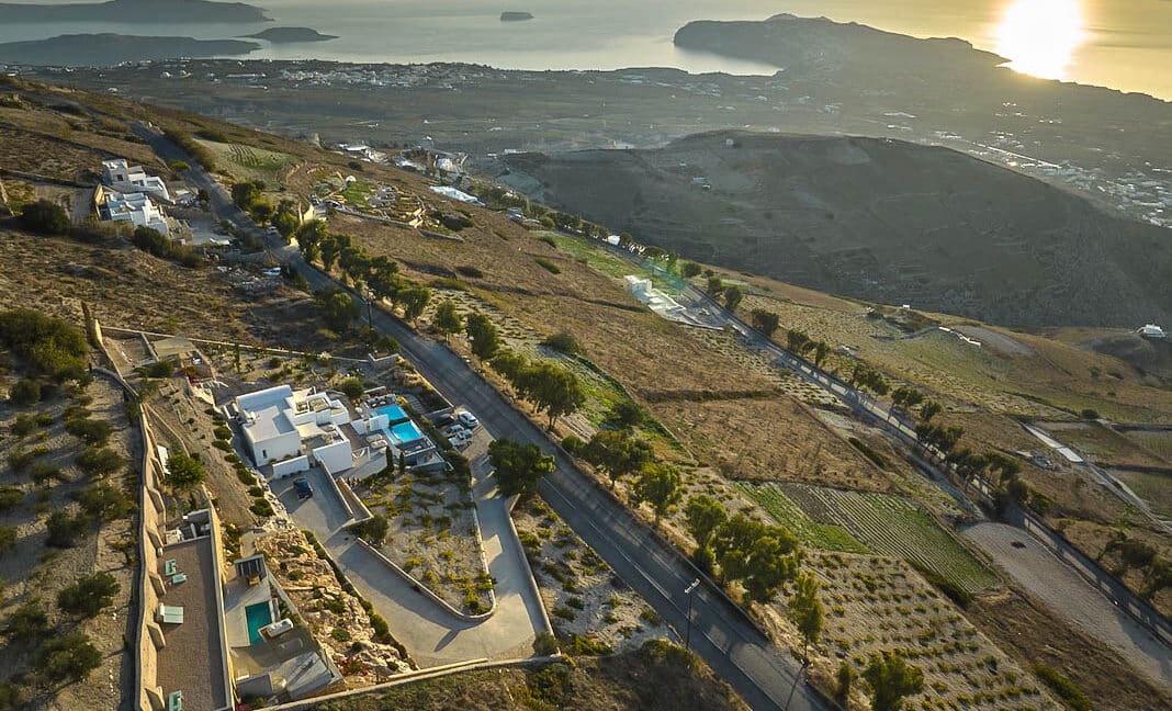 Property of 5 Luxury suites in Santorini Greece for sale, Santorini Villa for Sale, Santorini Property for Sale 4